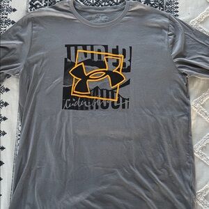 Under Armour Men's Charcoal Tee with Vibrant Orange Logo. New without tags.
